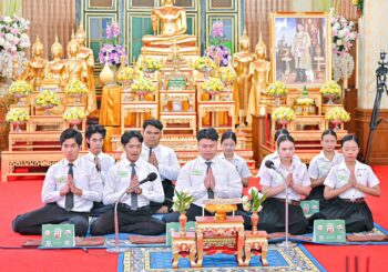 ขอแสดงความยินดีกับนิสิตหลักสูตรการศึกษาบัณฑิต (เอกคู่) คณะศึกษาศาสตร์ และผู้ช่วยศาสตราจารย์ ดร.รุจน์ ฦาชา ที่ได้รับรางวัล “เหรียญทอง ระดับประเทศ” การประกวดสวดโอ้เอ้วิหารราย ระดับอุดมศึกษา รอบการประกวดระดับประเทศ ประจำปี 2569